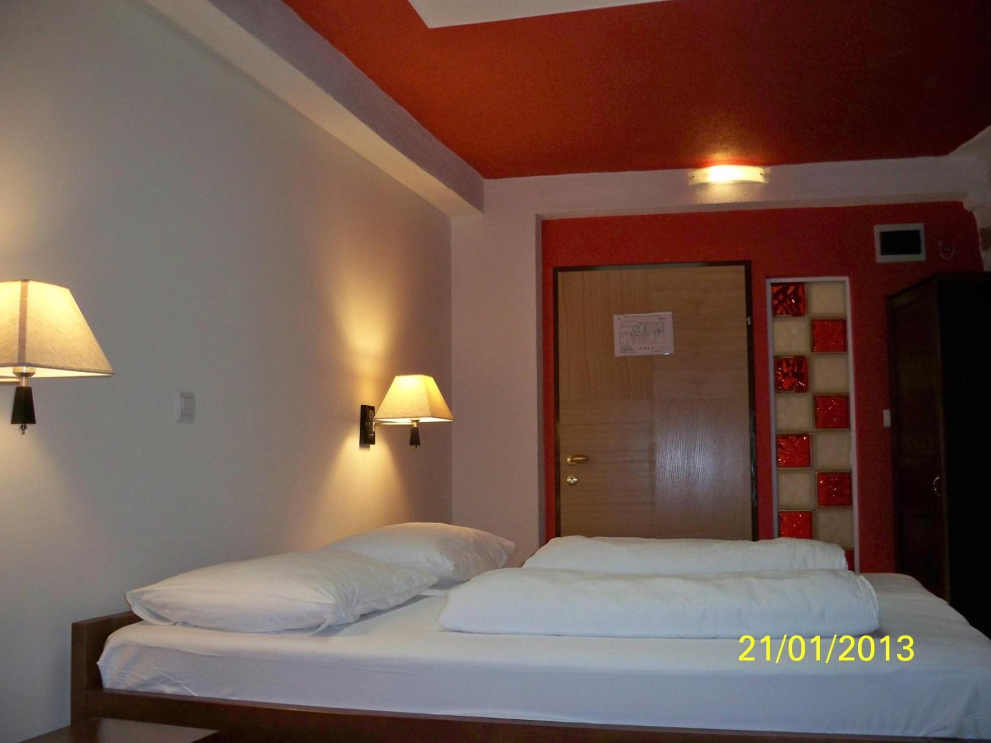 Hotel Carpymore บีโอกราดนาโมรู ภายนอก รูปภาพ