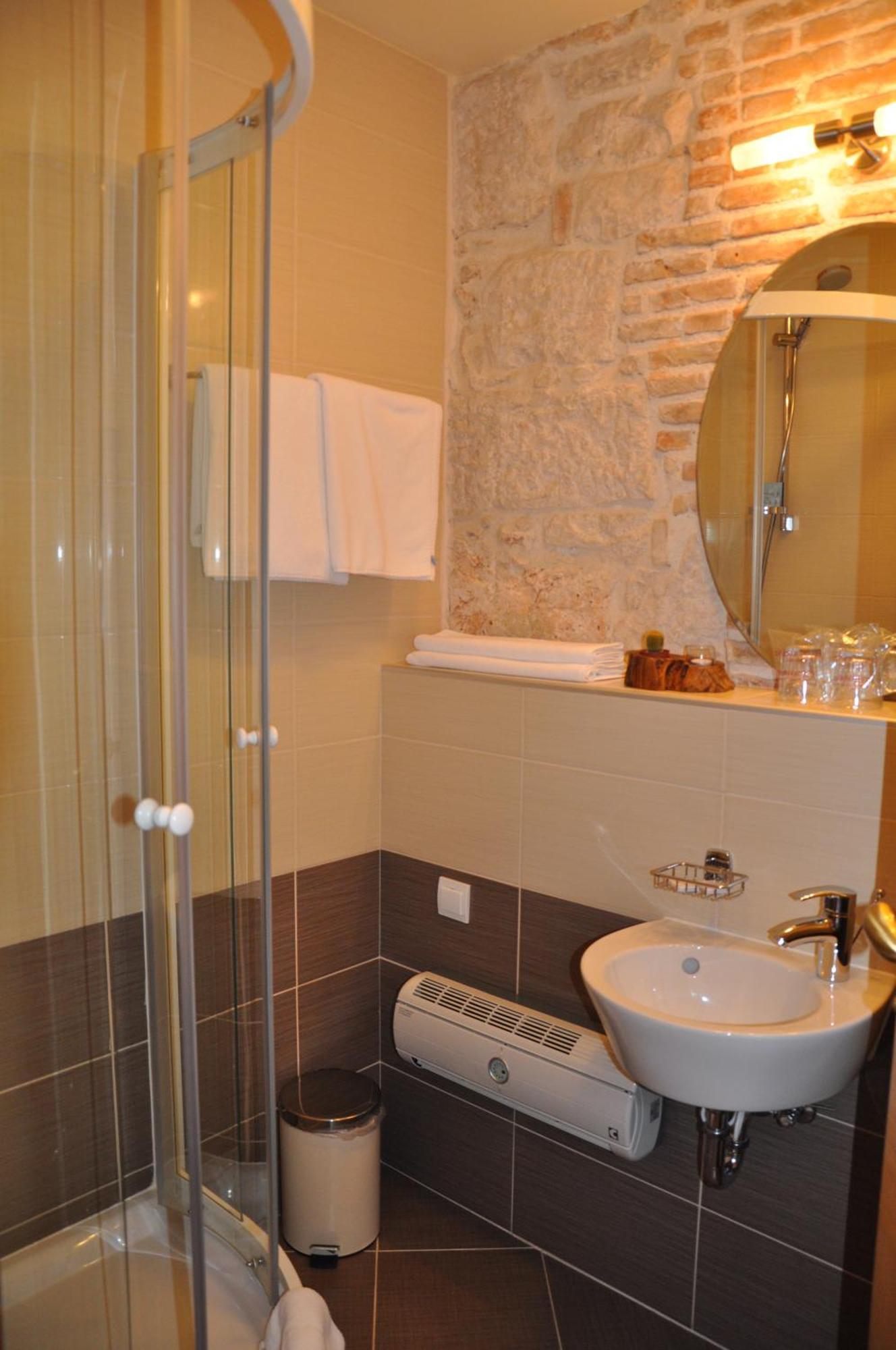 Hotel Carpymore บีโอกราดนาโมรู ภายนอก รูปภาพ