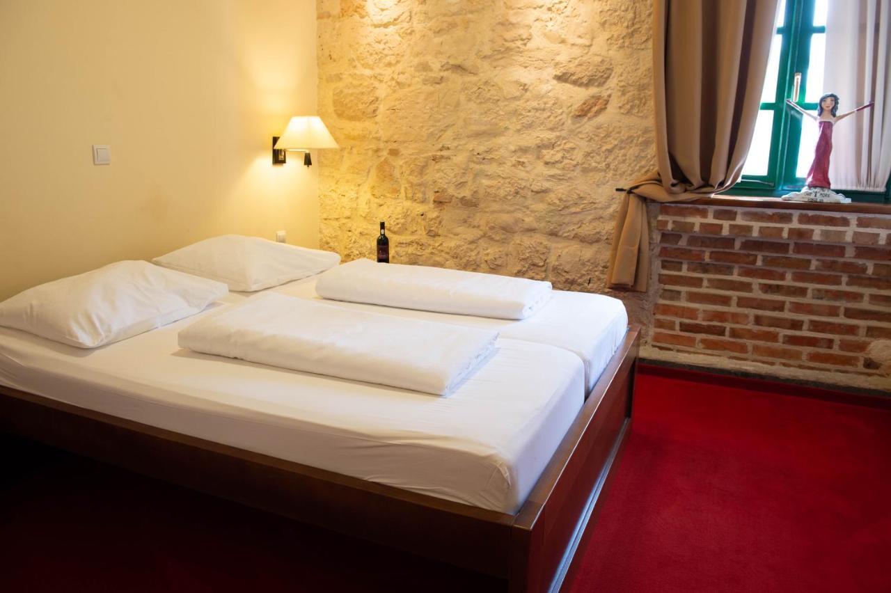 Hotel Carpymore บีโอกราดนาโมรู ภายนอก รูปภาพ